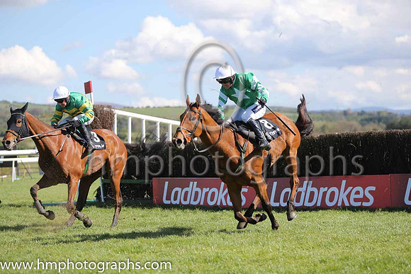 02nd Upazo (FR) ( 8 , green, white star ) and R. Walsh - Trainer : W.P. Mullins - Owner : Philip J. Reynolds/Mrs M McMahon