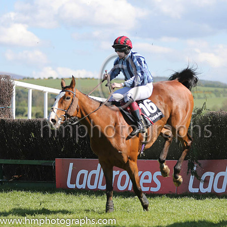05th Treat Yourself ( 16 , dark blue and light blue stripes ) and D.J. Casey - Trainer : A.L.T.Moore - Owner : Liam Breslin