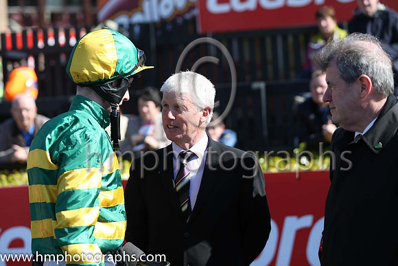 01st Jacksonslady ( 7 , orange and green hoops ) and M.P. Walsh - Trainer : J.P.Dempsey - Owner : John P. McManus
