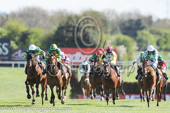 01st Jacksonslady ( 7 , orange and green hoops, orange and green qtrd cap ) and M.P. Walsh - Trainer : J.P.Dempsey - Owner : John P. McManus