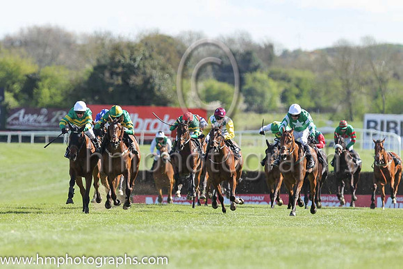 01st Jacksonslady ( 7 , orange and green hoops, orange and green qtrd cap ) and M.P. Walsh - Trainer : J.P.Dempsey - Owner : John P. McManus