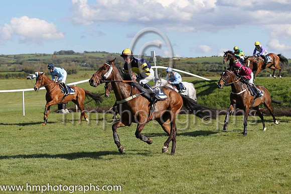 01st Uncle Junior (top right in pic) ( 13 , purple, yellow chevron ) and P.W. Mullins - Trainer : W.P. Mullins - Owner : Mrs M McMahon at Ruby's Double