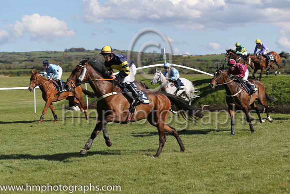 01st Uncle Junior (top right in pic) ( 13 , purple, yellow chevron ) and P.W. Mullins - Trainer : W.P. Mullins - Owner : Mrs M McMahon at Ruby's Double