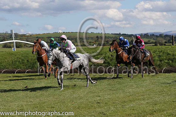 10th F Dogora (FR) ( 7 , pink, light green stars ) and K. Walsh - Trainer : W.P. Mullins - Owner : Mrs S Ricci