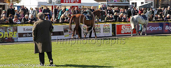 03rd Keep On Track ( 4 , light blue, three dark blue spots ) and A.E. Lynch - Trainer : I. R. Ferguson - Owner : W. Porter