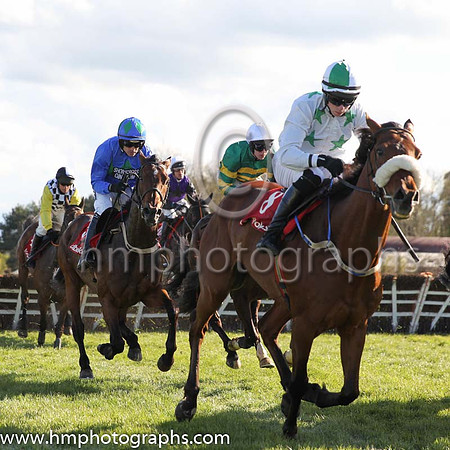10th Lots Of Memories ( 8 , white, green stars, yellow sleeves ) and P.D. Kennedy - Trainer : P.G. Fahey - Owner : Mrs Siobhain Fahey/John A. Breen