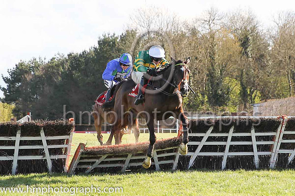 01st Jezki ( 6 , orange and green hoops ) and M.P. Walsh - Trainer : Mrs John Harrington - Owner : John P. McManus