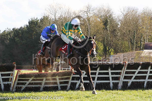 01st Jezki ( 6 , orange and green hoops ) and M.P. Walsh - Trainer : Mrs John Harrington - Owner : John P. McManus