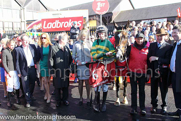 01st Jezki ( 6 , orange and green hoops ) and M.P. Walsh - Trainer : Mrs John Harrington - Owner : John P. McManus