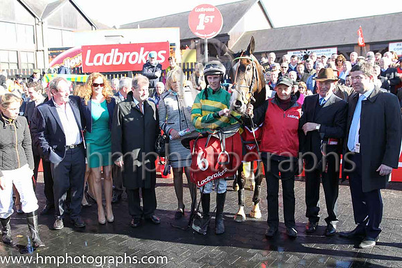 01st Jezki ( 6 , orange and green hoops ) and M.P. Walsh - Trainer : Mrs John Harrington - Owner : John P. McManus
