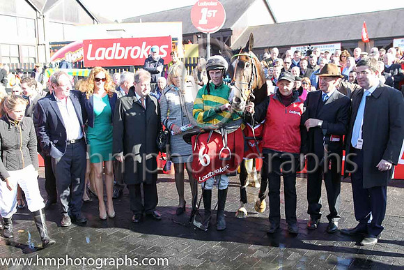 01st Jezki ( 6 , orange and green hoops ) and M.P. Walsh - Trainer : Mrs John Harrington - Owner : John P. McManus