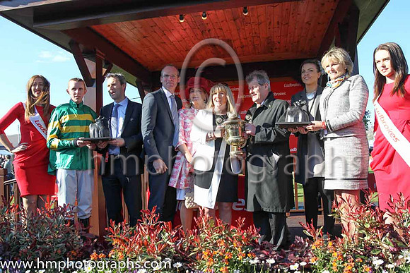 01st Jezki ( 6 , orange and green hoops ) and M.P. Walsh - Trainer : Mrs John Harrington - Owner : John P. McManus