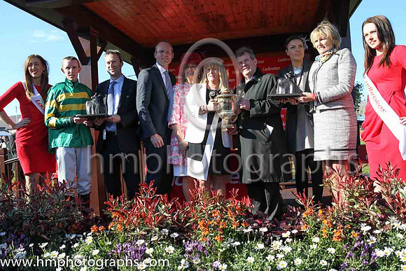 01st Jezki ( 6 , orange and green hoops ) and M.P. Walsh - Trainer : Mrs John Harrington - Owner : John P. McManus