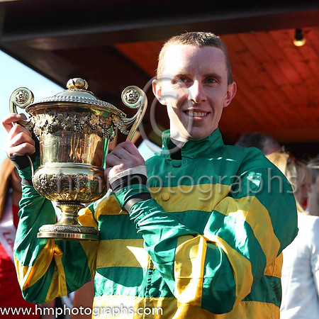 01st Jezki ( 6 , orange and green hoops ) and M.P. Walsh - Trainer : Mrs John Harrington - Owner : John P. McManus