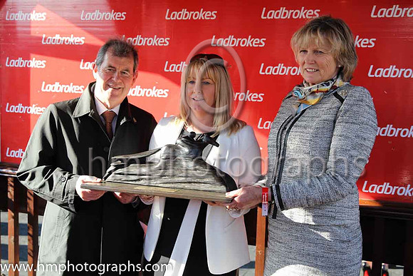 01st Jezki ( 6 , orange and green hoops ) and M.P. Walsh - Trainer : Mrs John Harrington - Owner : John P. McManus