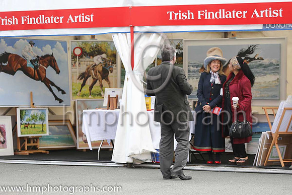 Trish Findlater Artist at Punchestown - AA1V2354
