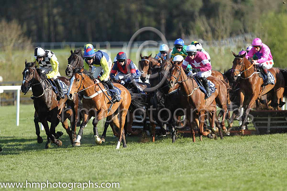 06th No Secrets ( 9 , black and white check, yellow sleeves ) and D.F. O'Regan - Trainer : A.J.Martin - Owner : Malcolm C.Denmark