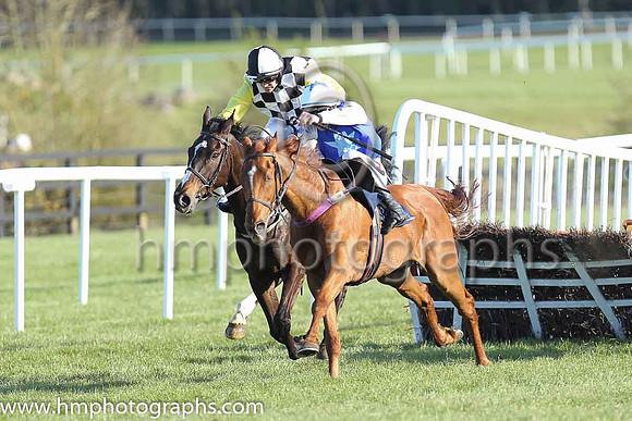 03rd Pleasant Company ( 7 , black and white check, yellow sleeves ) and R. Walsh - Trainer : W.P. Mullins - Owner : Malcolm C.Denmark