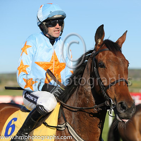 01st Un De Sceaux (FR) ( 6 , light blue, orange star ) and R. Walsh - Trainer : W.P. Mullins - Owner : Edward O'Connell