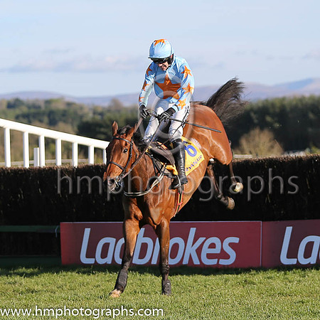 01st Un De Sceaux (FR) ( 6 , light blue, orange star ) and R. Walsh - Trainer : W.P. Mullins - Owner : Edward O'Connell