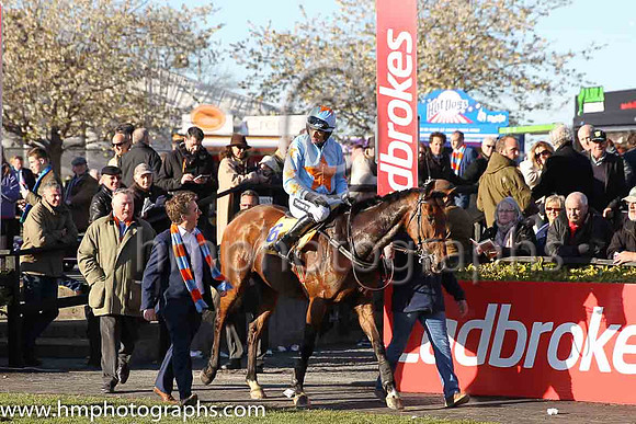 01st Un De Sceaux (FR) ( 6 , light blue, orange star ) and R. Walsh - Trainer : W.P. Mullins - Owner : Edward O'Connell