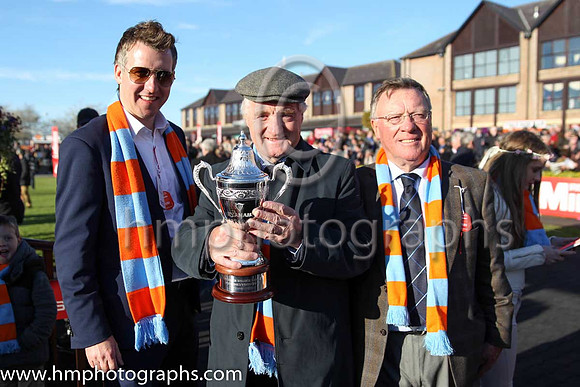 01st Un De Sceaux (FR) ( 6 , light blue, orange star ) and R. Walsh - Trainer : W.P. Mullins - Owner : Edward O'Connell