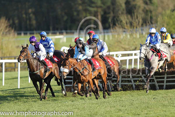 02nd Uranna (FR) ( 3 , blue, light blue star ) and R. Walsh - Trainer : W.P. Mullins - Owner : Supreme Horse Racing Club