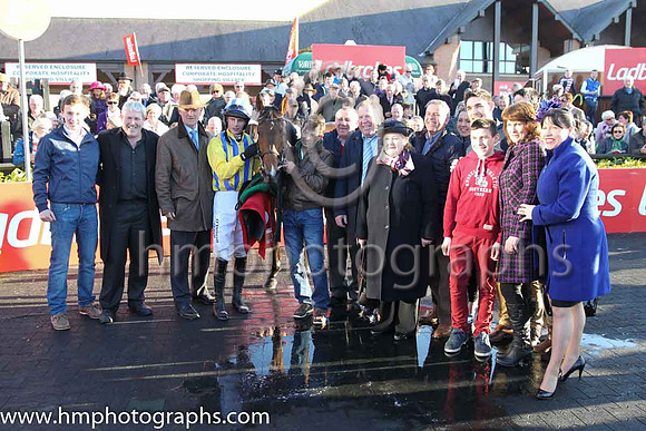 01st Whiteout (GER) ( 12 , blue and yellow stripes, yellow sleeves ) and P. Townend - Trainer : W.P. Mullins - Owner : D.Lawlor