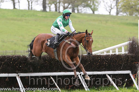 01st Bun Doran ( 4 ) and S Fitzgerald - Trainer : Michael Goff - green