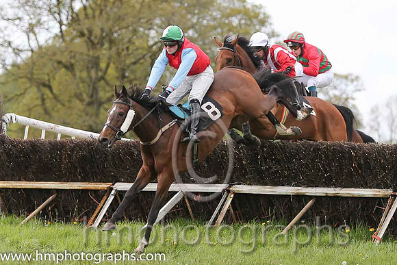 01st Tamacilla ( 8 ) and J Cresswell - Trainer : Brian W Dougan - red, blue sleeves