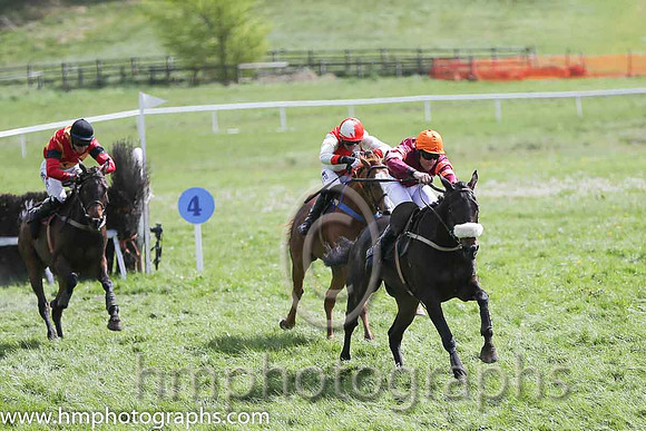 01st Bringerofthedawn ( 3 ) and B Browne - Trainer : D Broad - wine, wine and orange hooped sleeves