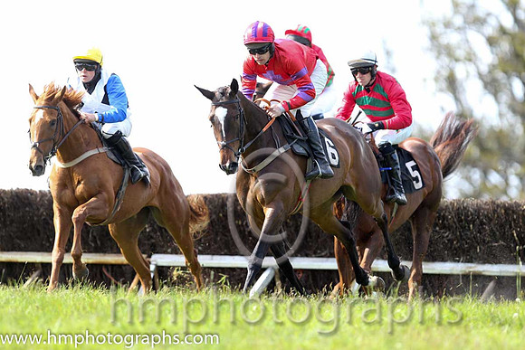 01st Without Wings ( 6 ) and M J O'Hare - Trainer : Liam Lennon - red, purple cross