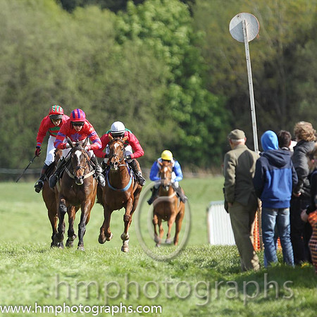 01st Without Wings ( 6 ) and M J O'Hare - Trainer : Liam Lennon - red, purple cross