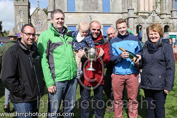 01st Mr Bolt ( 8 ) and N McParlan - Trainer : Sean McParlan - green and yellow diabolo