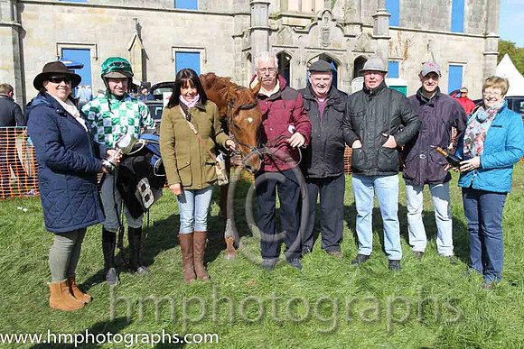 01st Tareesh Lane ( 8 ) and N McParlan - Trainer : Sean McParlan - green and white check