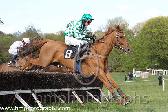 01st Tareesh Lane ( 8 ) and N McParlan - Trainer : Sean McParlan - green and white check