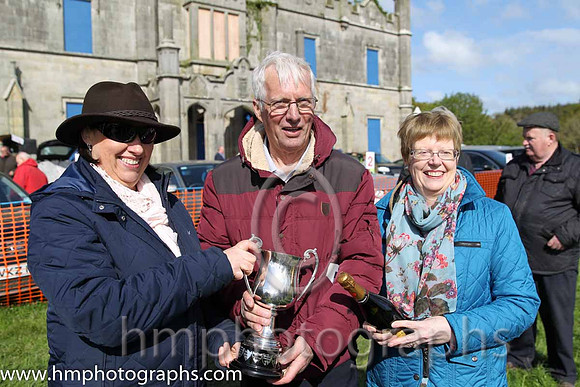 01st Tareesh Lane ( 8 ) and N McParlan - Trainer : Sean McParlan - green and white check