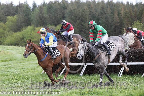 10th PU Whipcord ( 29 ) and N McParlan - Trainer : J G Cosgrave - green, green and red hooped sleeves