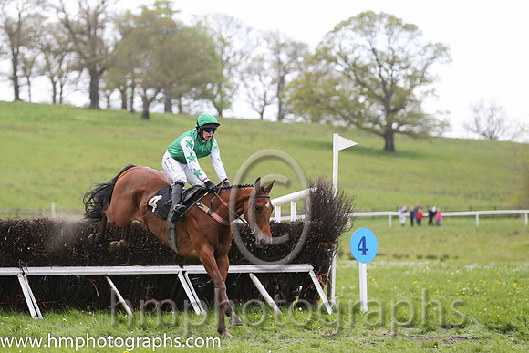 01st Bun Doran ( 4 ) and S Fitzgerald - Trainer : Michael Goff - green