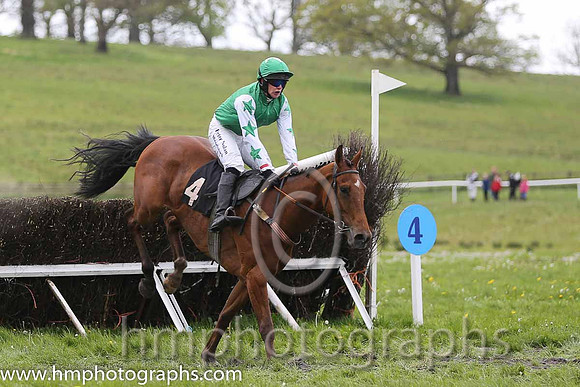 01st Bun Doran ( 4 ) and S Fitzgerald - Trainer : Michael Goff - green