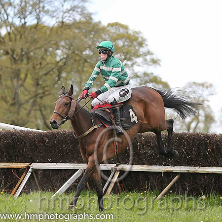 03rd Scarva's Cindy ( 4 ) and H Dunne - Trainer : Marshall Watson - green and buff hoops