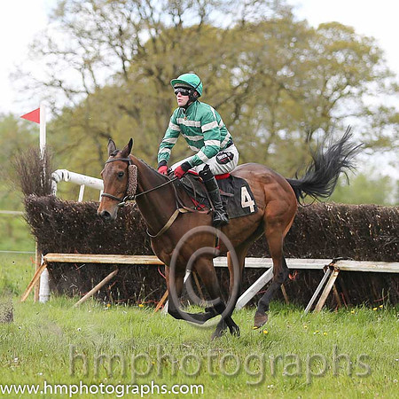 03rd Scarva's Cindy ( 4 ) and H Dunne - Trainer : Marshall Watson - green and buff hoops