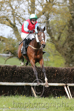 01st Tamacilla ( 8 ) and J Cresswell - Trainer : Brian W Dougan - red, blue sleeves