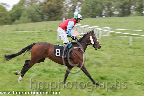01st Tamacilla ( 8 ) and J Cresswell - Trainer : Brian W Dougan - red, blue sleeves