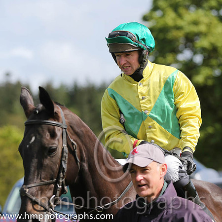 01st Mr Bolt ( 8 ) and N McParlan - Trainer : Sean McParlan - green and yellow diabolo