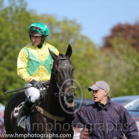 01st Mr Bolt ( 8 ) and N McParlan - Trainer : Sean McParlan - green and yellow diabolo