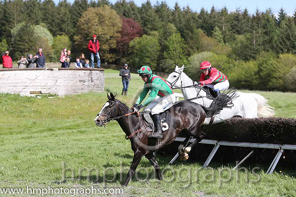 02nd Chosen Dream ( 5 ) and Derek O'Connor - Trainer : Graham McKeever - emerald green , red braces