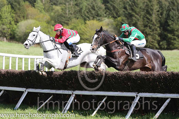 05th PU The Grey Lord ( 2 ) and M E McCrory - Trainer : Nessa Toher - red, emerald green chevrons
