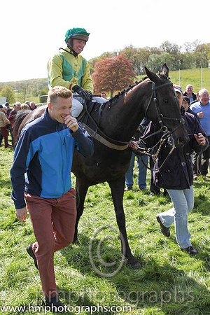 01st Mr Bolt ( 8 ) and N McParlan - Trainer : Sean McParlan - green and yellow diabolo