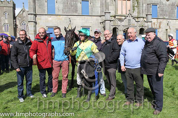 01st Mr Bolt ( 8 ) and N McParlan - Trainer : Sean McParlan - green and yellow diabolo